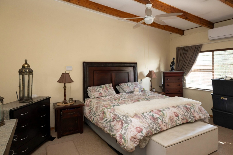 To Let 4 Bedroom Property for Rent in Ifafi North West